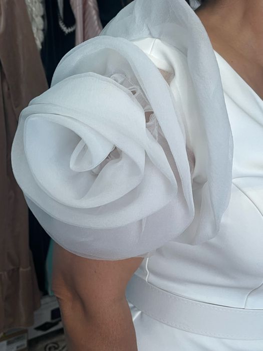 Платье вечерные срочно продам 1 раз одевала