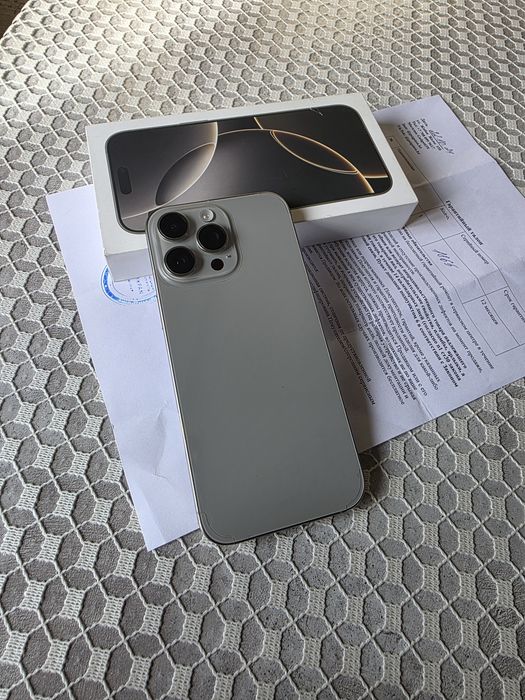 IPhone 16 Pro Max 512 gb , Natural Titanium.