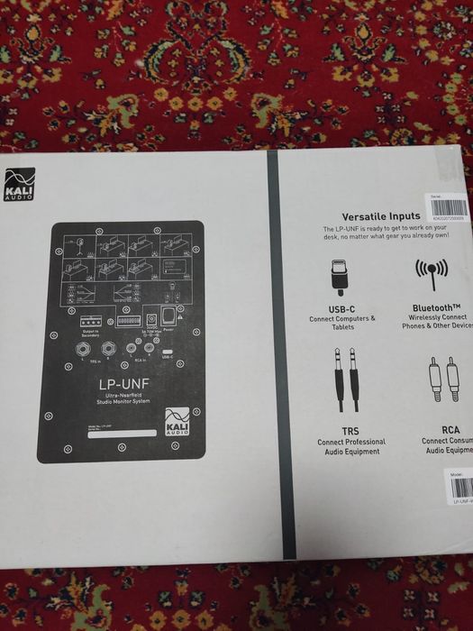 Продаю оборудование для музыкантов.