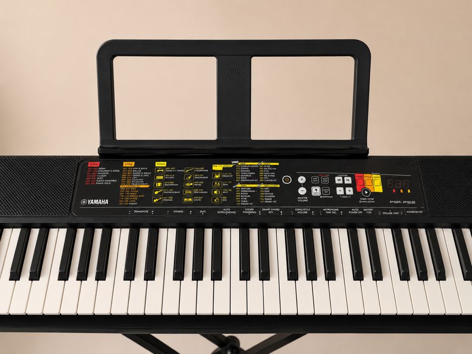 Синтезатор Yamaha PSR-F52 — состояние нового, полный комплект