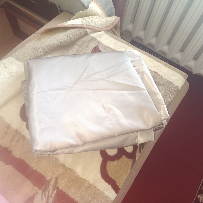 Продам шторы новые