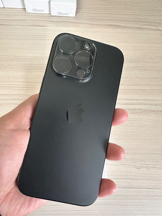 Продам IPhone 16 Pro. 256 gb