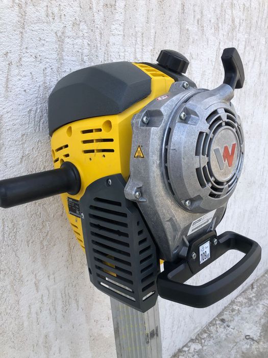 Demolator pe benzina  Wacker Neuson BH 65 ca nou