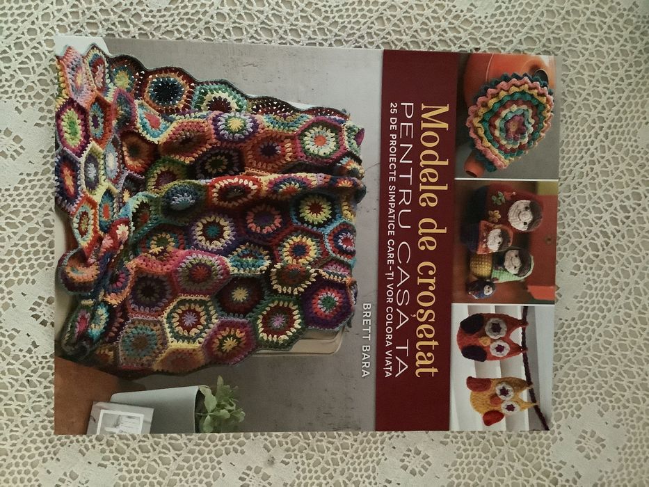 Carte cu modele pentru crosetat