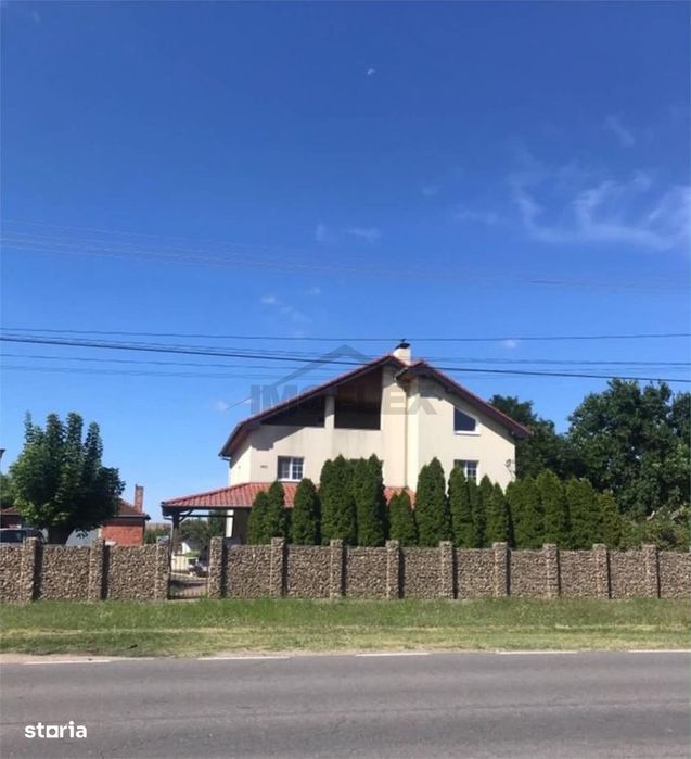 EXCLUSIVITATE ! Casa pe 3 etaje de vanzare in Cenad la pret de apartam