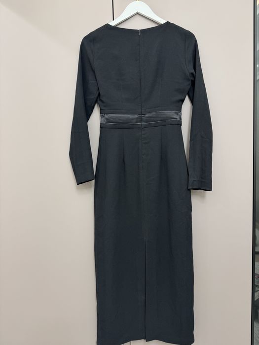 Платье прямое черное