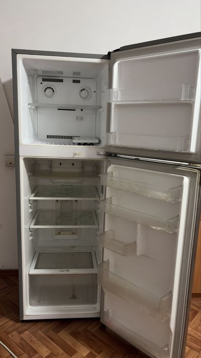 Продаю бу холодильник LG
