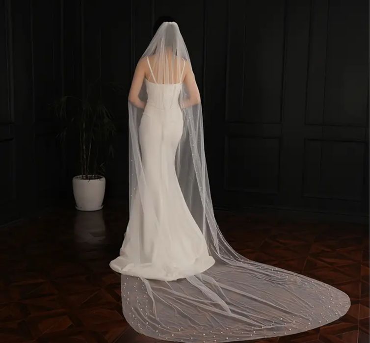 Voal cu perle pe margine alb si bej ivory