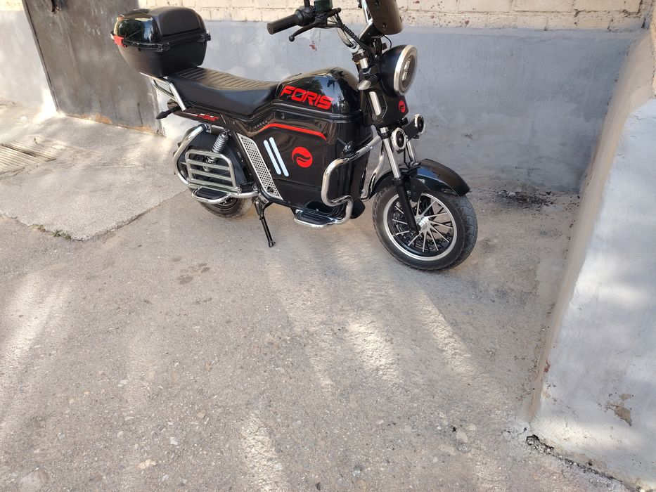 Скутер Retro M7.