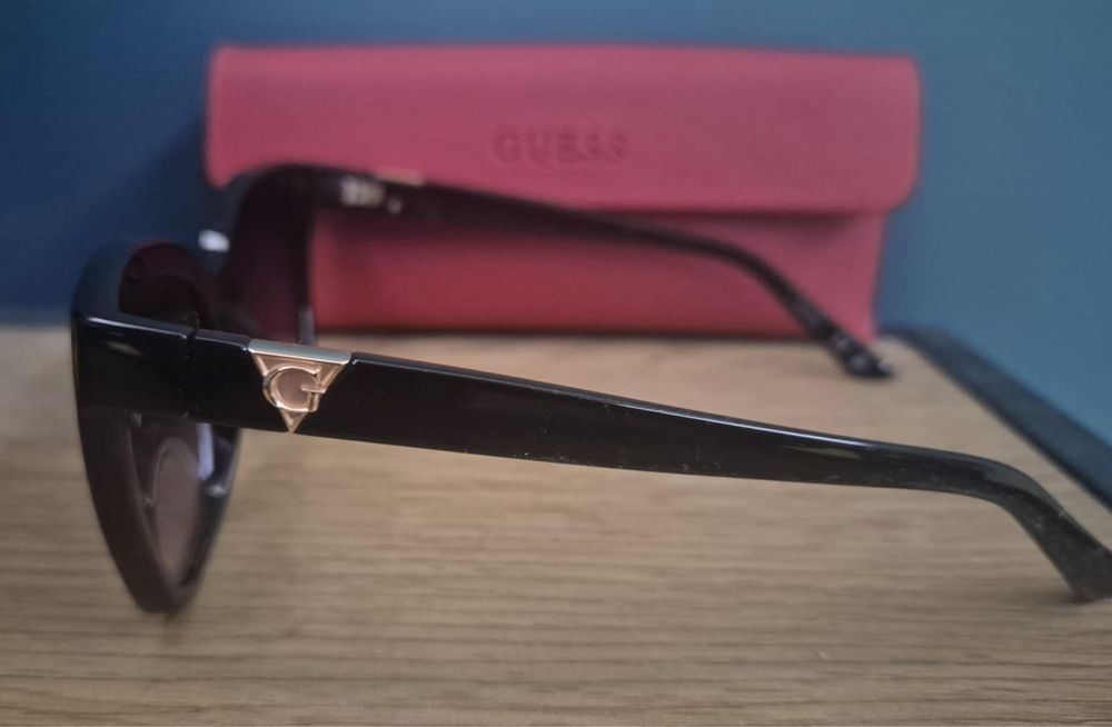 Дамски очила Guess