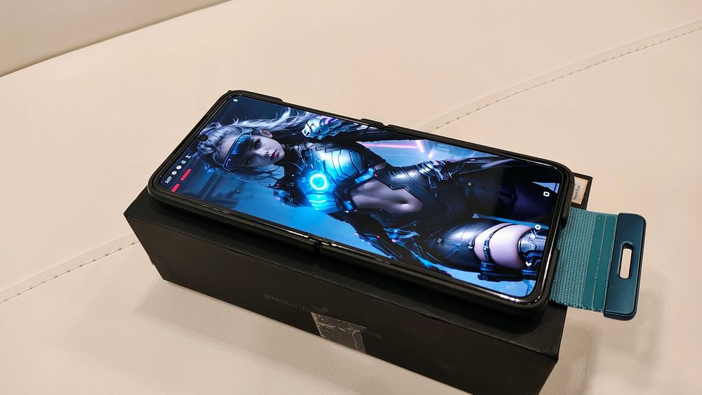 Smartphone Nou Motorola razr 40 ultra, Dual SIM, Android 15, garantie