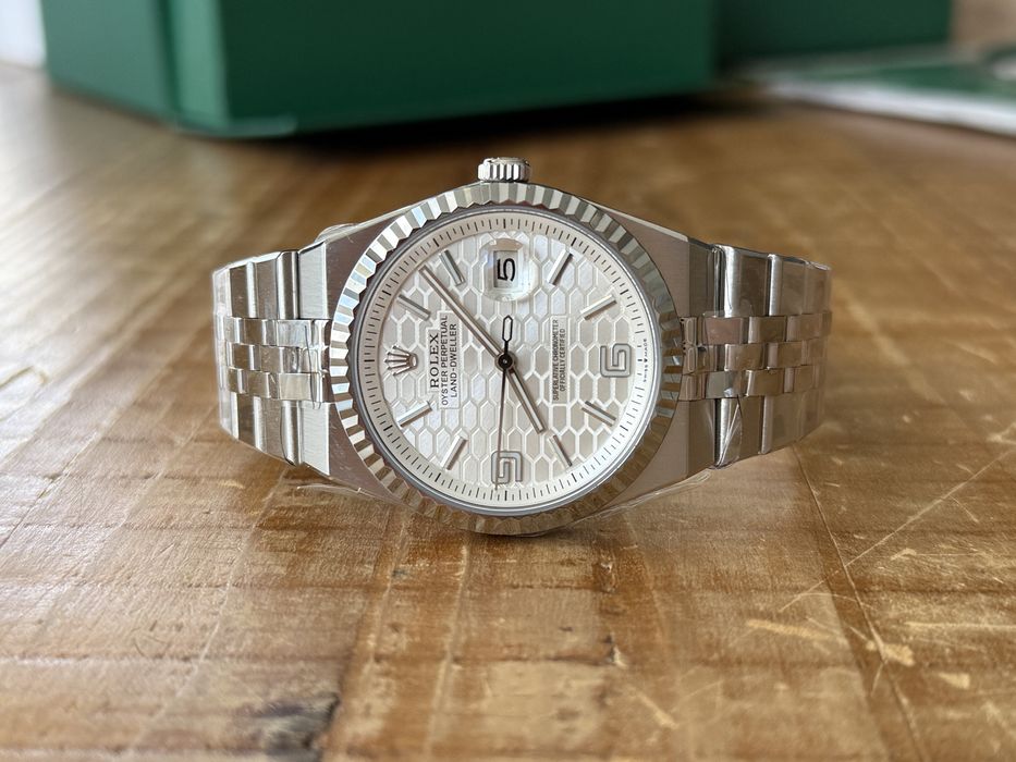 Часы Rolex Land Dweller