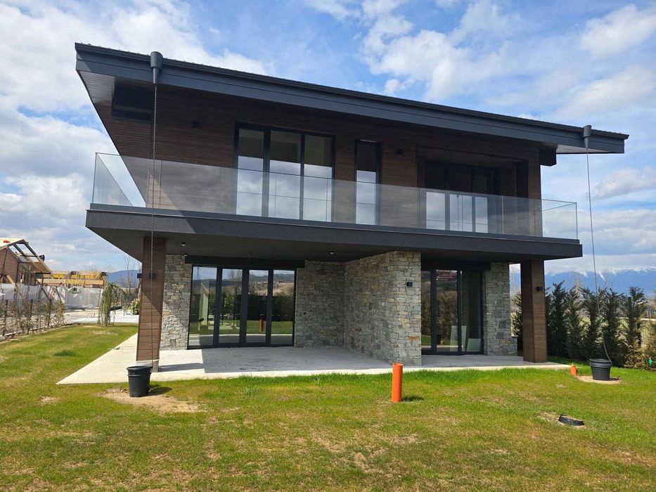 Бутикова къща с минерална вода за продажба до Банско и село Баня