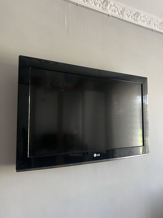 телевизор LG 32дюим не смарт