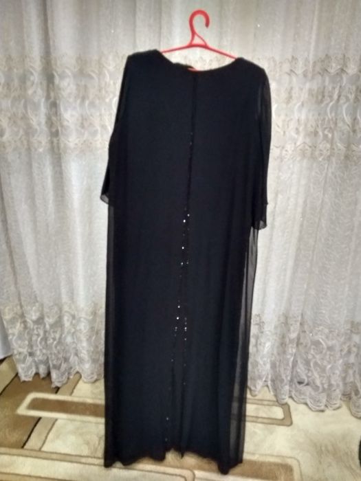 Вечернее платье одевала пару раз.