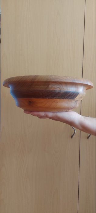 Дървени купи от истинско орехово и черешово дърво.