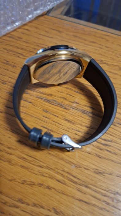 Чисто нов мъжки часовник