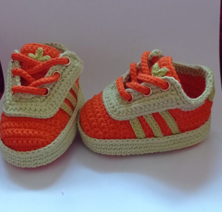 Плетени бебешки маратонки