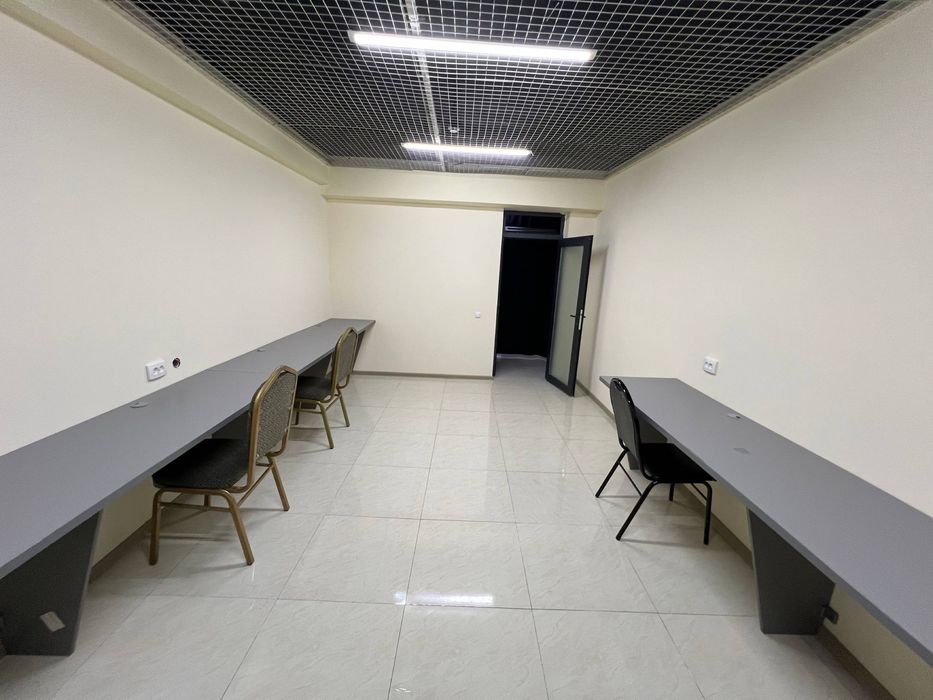 Аренда под офис 22м2 С Мебелью 10 минут от метро Бодомзор 350у.е