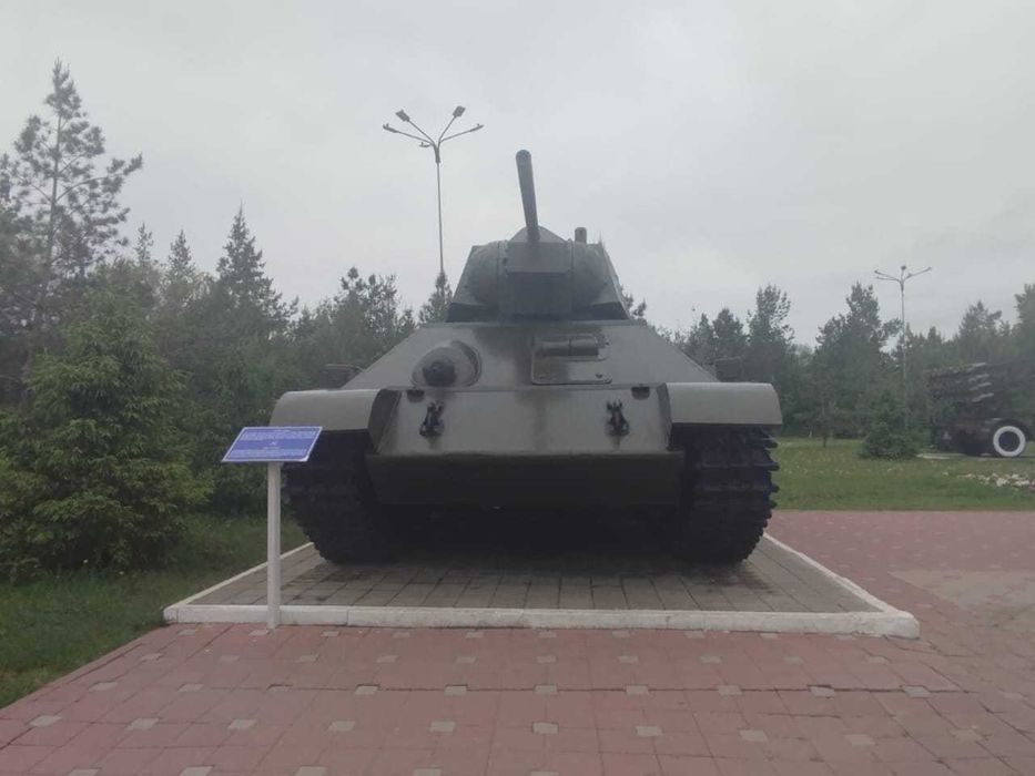 Продаю аквариумных рыбок и водоросли