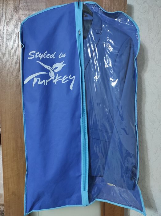 Продам мужской костюм