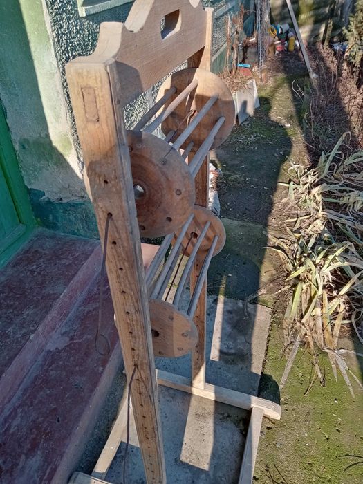 Vrtelniță veche din lemn sănătos