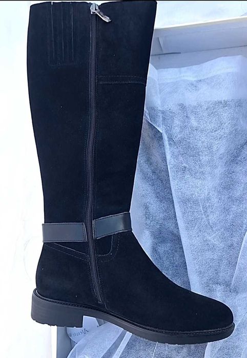 Продам женские сапоги