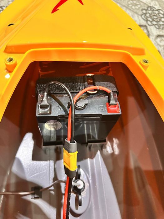 прикормочный кораблик