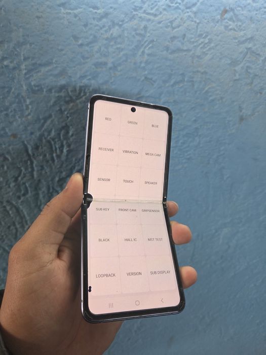 Продам телефон Samsung Z Flip 256/8