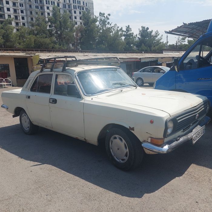 Volga 1988 yil oq