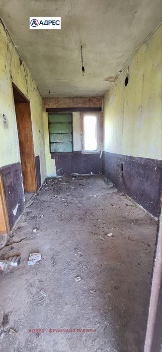 Къща в Плевен, област-с.Горна Митрополия площ 75 цена 22000