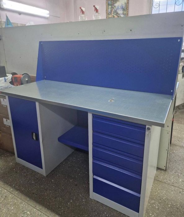 Верстаки и инструментальные столы