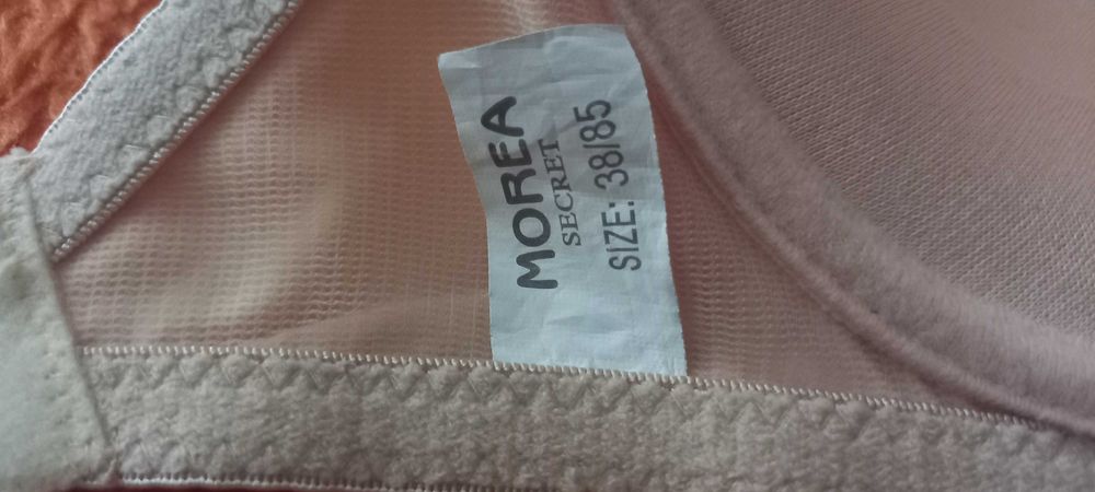 Sutien Morea Secret, mărimea 38 pentru rochii cu spatele decoltat