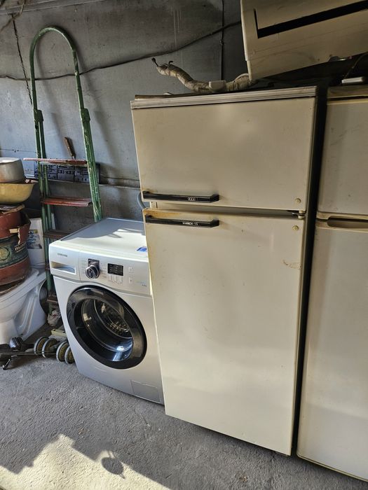 Продаётся холодильник Минск 15 рабочий всё родной