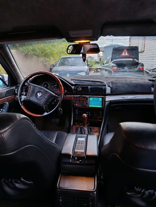 BMW e38 730 бензин