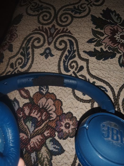 JBL TUNE 500BT , с потёртостями