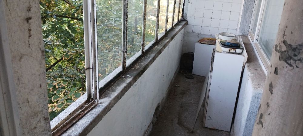 Отдавам под наем тристаен тухлен