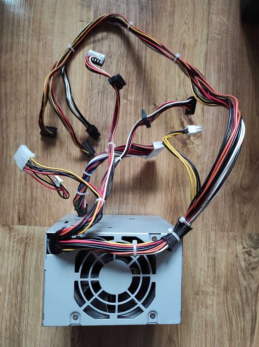 Марково Захранване от / за DELL