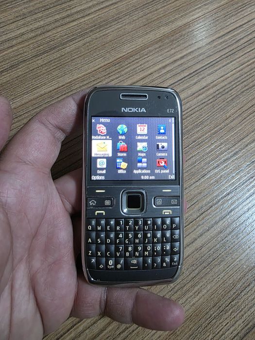 Nokia E72 silver in stare foarte buna! Necodat, Baterie noua! Gri