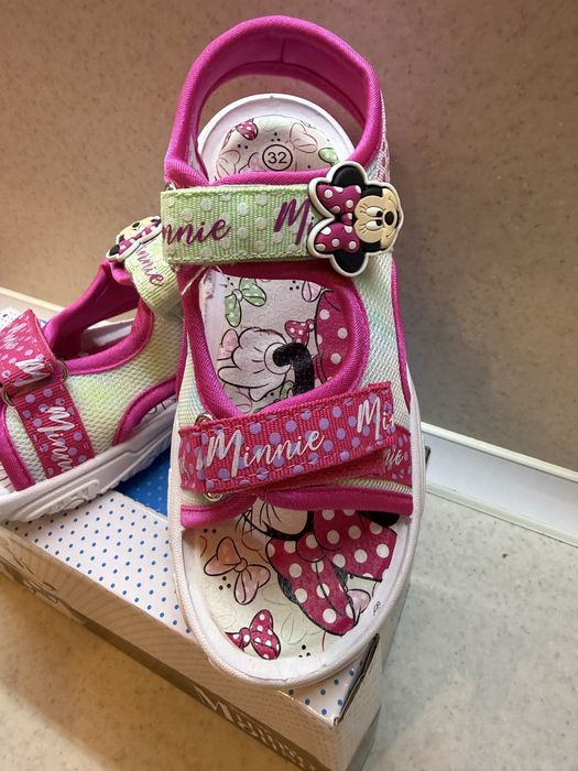 Сандали Minnie Mouse с LED светлини НОВИ!