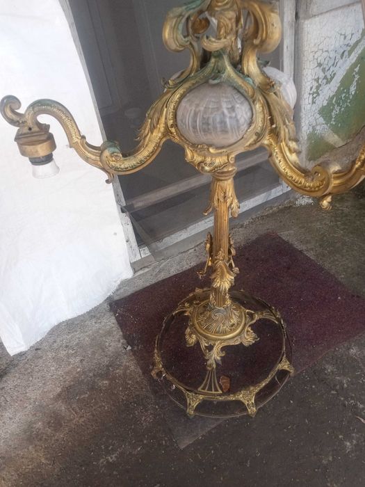 Vând candelabru ...