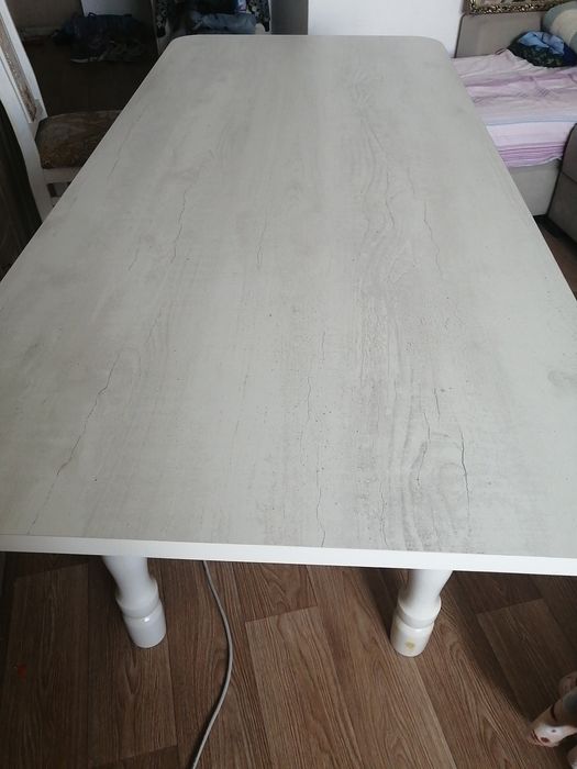 Стол для гостиной