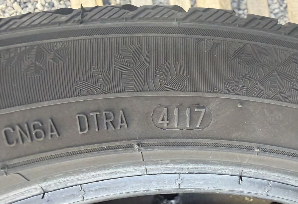 2бр 215/50/17 на 6мм Семперит