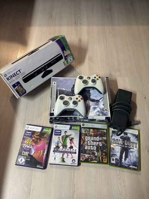 Xbox 360 cu 2 controlere si kinect