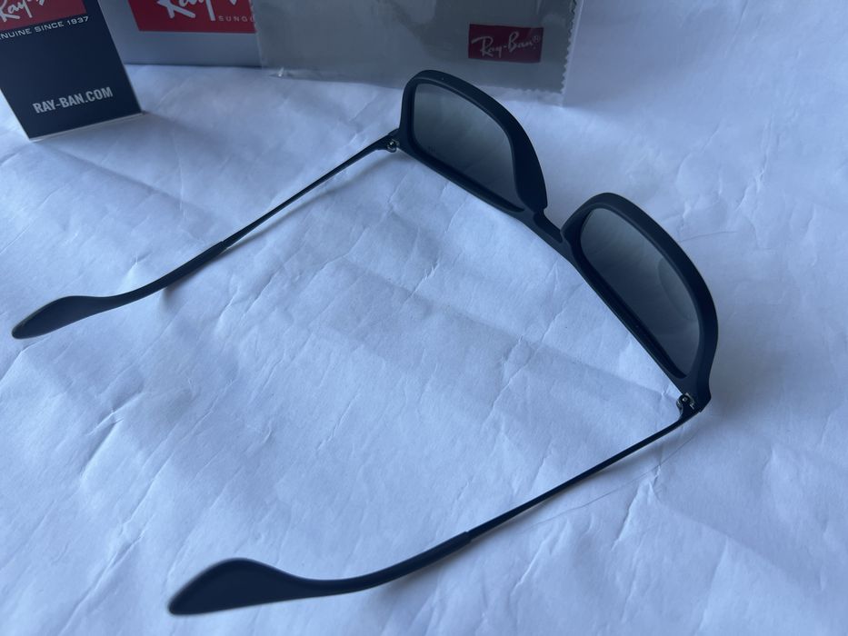Ochelari de soare RAY BAN 4187 Chris Polarizati Noi