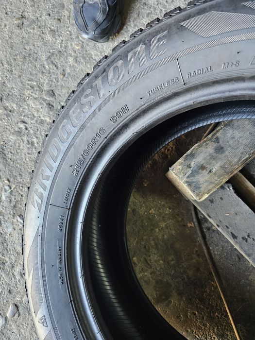 2 anvelope iarna 215 60 16 Bridgestone