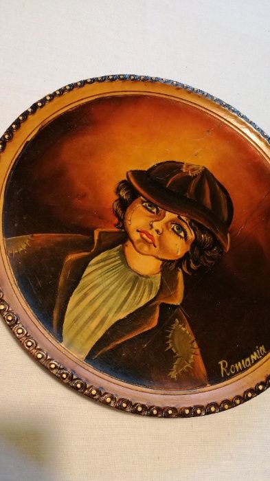 farfurie romaneasca veche decorativa de perete din lemn lucrata manual