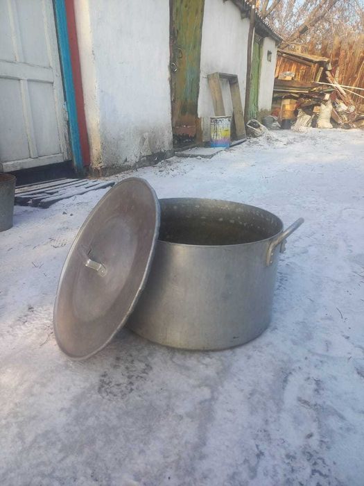 Продам кастрюлю алюминий 40л