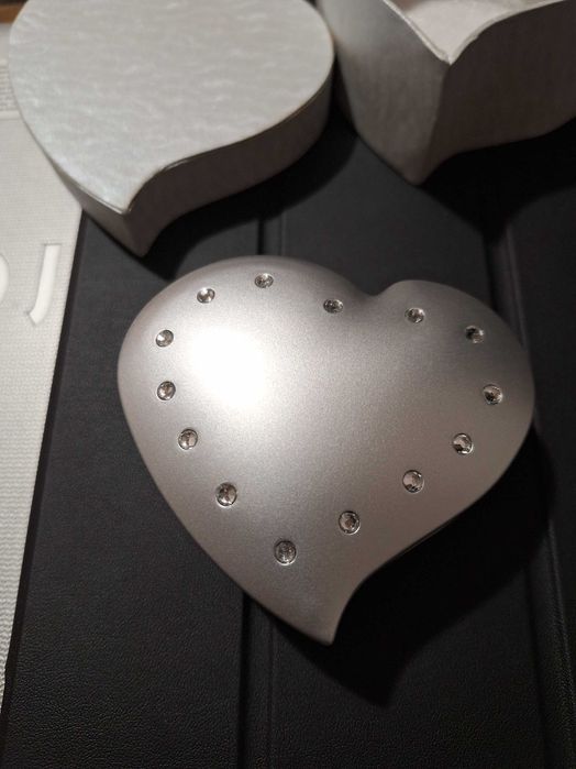 Продавам монета 2 долара Елизабет 2 от 2008г.