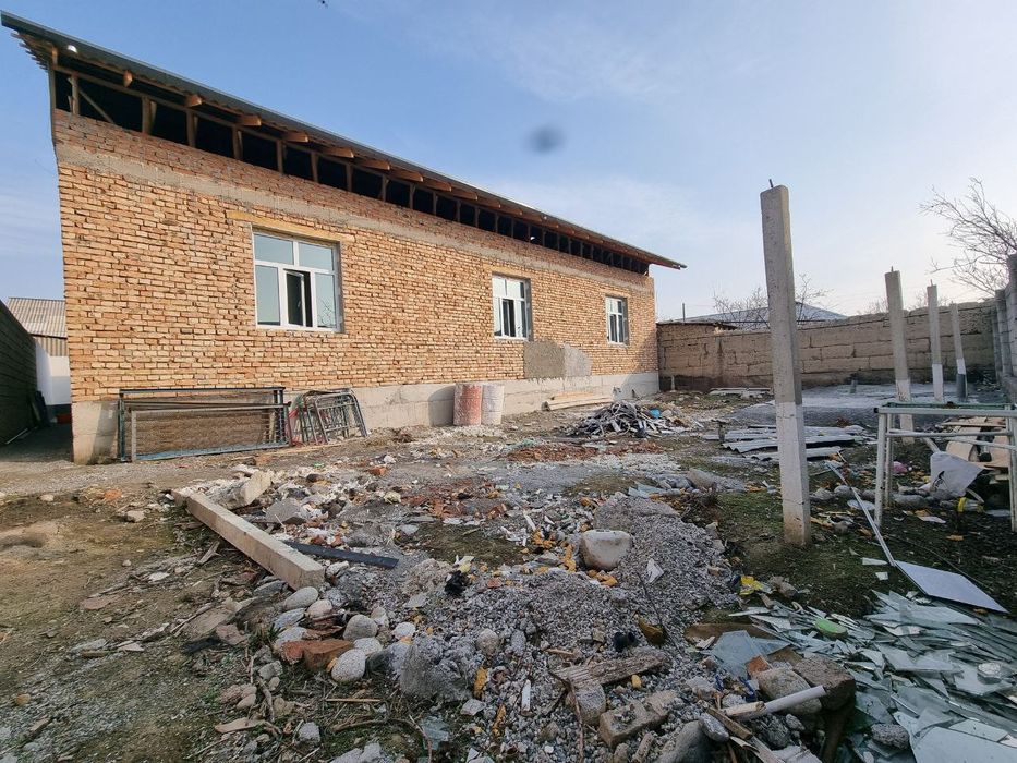 Yangi Qurilgan Hovli Uy Sotiladi.